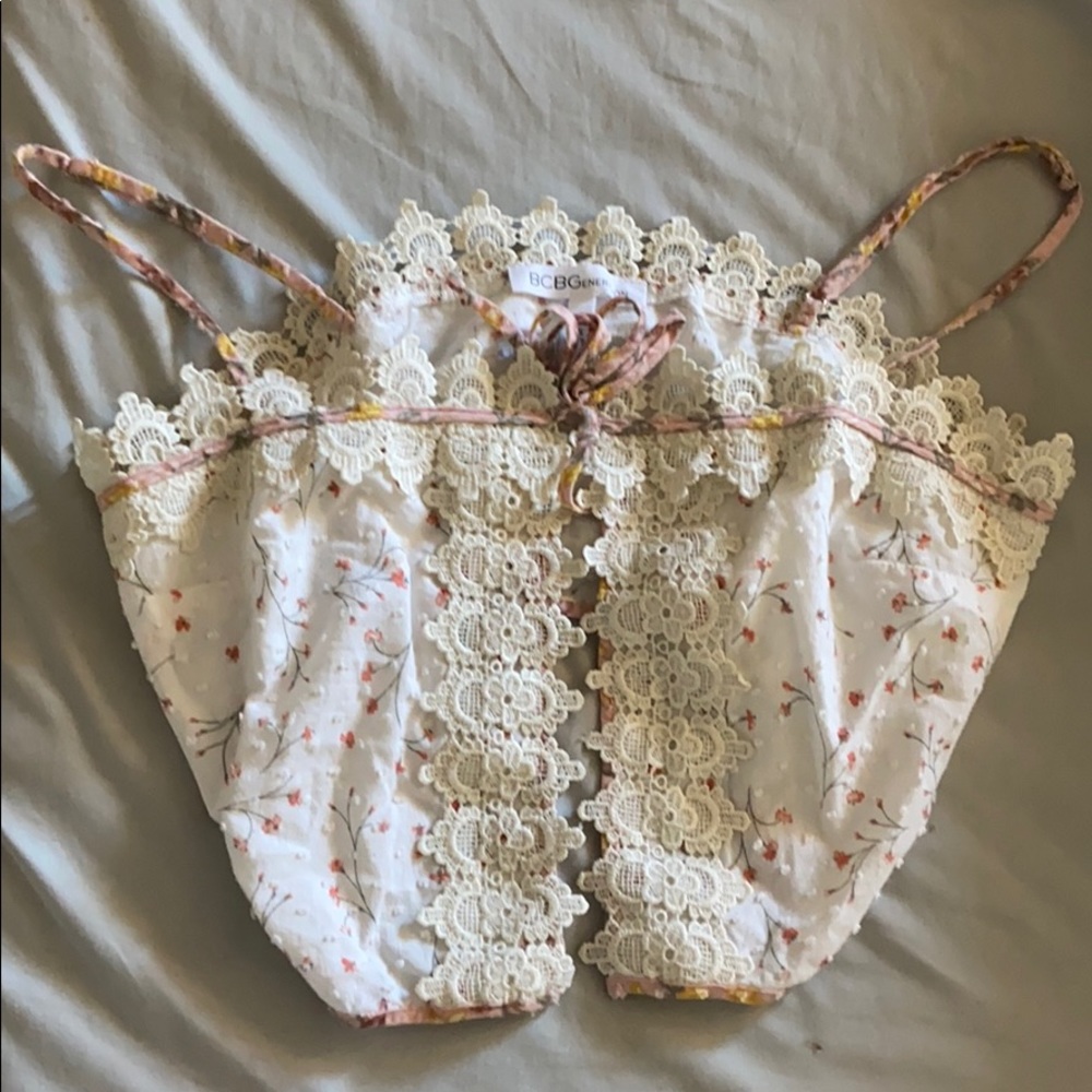 BCBGeneration ditsy floral crop top